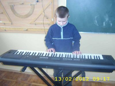 201112_35_02.jpg